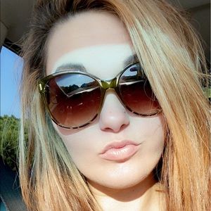 Meet your Posher, Teia